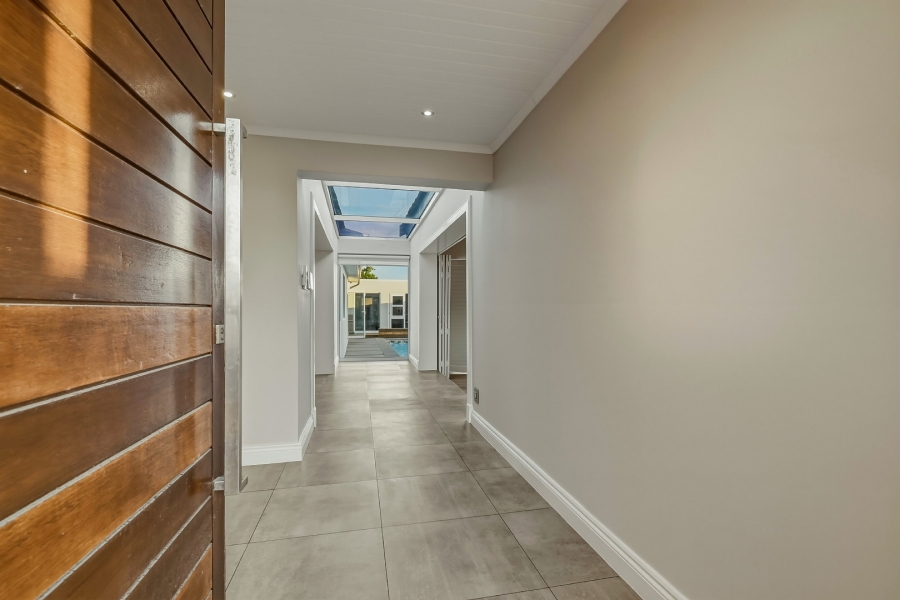 5 Bedroom Property for Sale in Southfield Western Cape